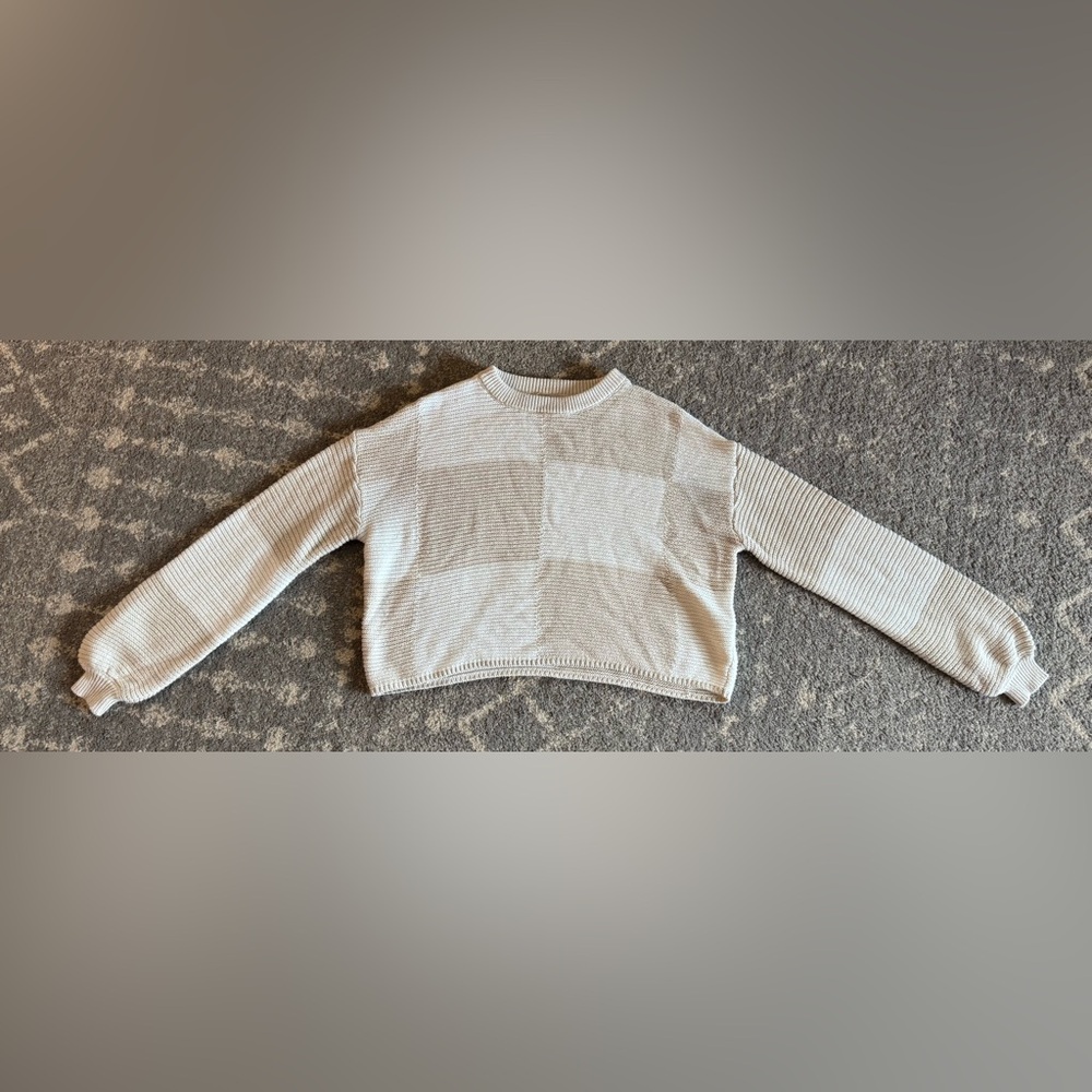 Moon & Madison Women's Checkered Sweater - Beige and White
